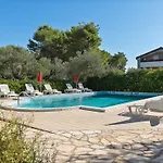 Apartamento Vesela-4 By Interhome *