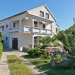 Apartamento Vesela-4 By Interhome