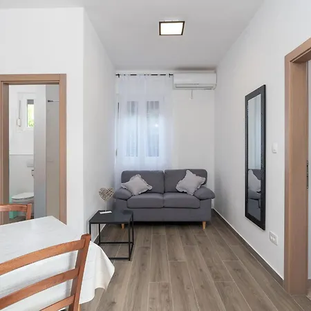 Apartment Vesela-4 By Interhome
