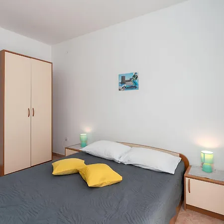 Apartment Vesela-4 By Interhome Apartment