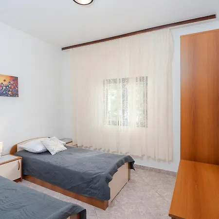 Apartment Vesela-4 By Interhome *