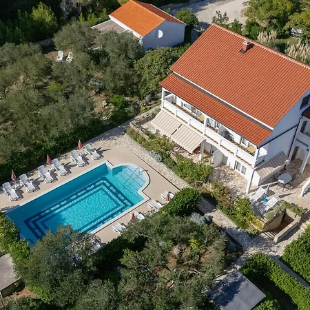 Vesela-4 By Interhome *