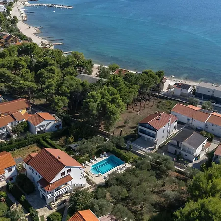 Apartment Apartment Vesela-4 By Interhome