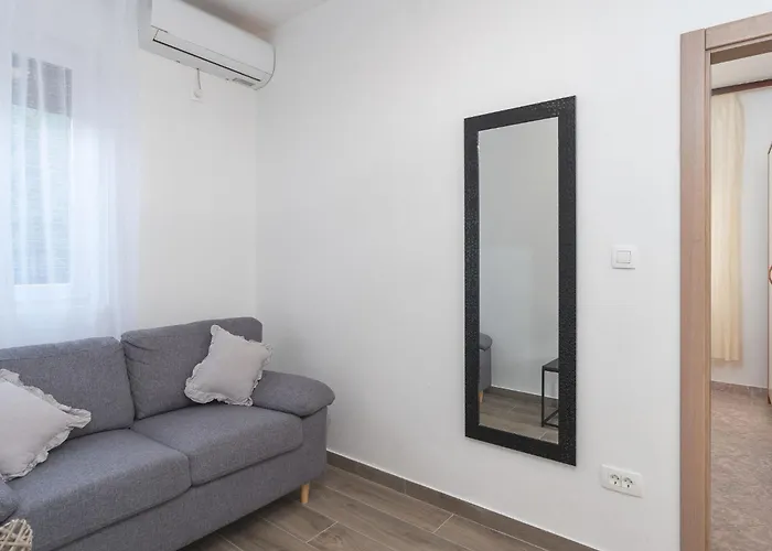 Vesela-4 By Interhome Vir